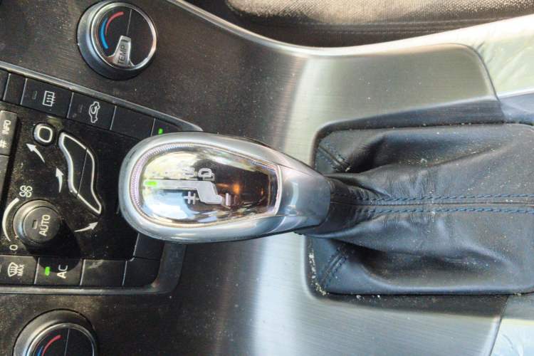 Used Volvo V60 2013 T5 Smart Edition Gear Lever