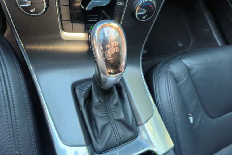 Used Volvo V60 2013 T5 Zhiya Edition Gear Lever