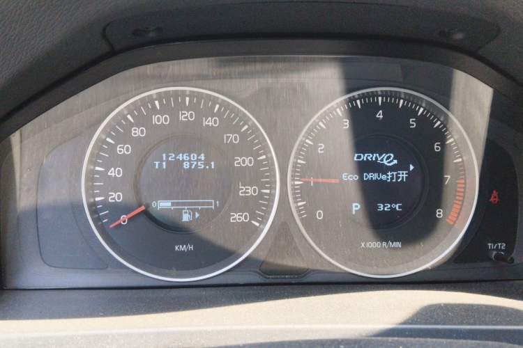 Used Volvo V60 2013 T5 Smart Edition Instrument Cluster