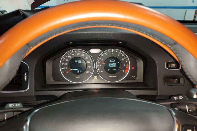 Used Volvo V60 2013 T5 Prestige Edition Instrument Cluster