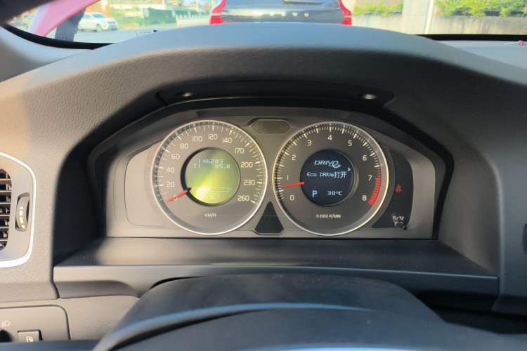 Used Volvo V60 2013 T5 Zhiya Edition Instrument Cluster