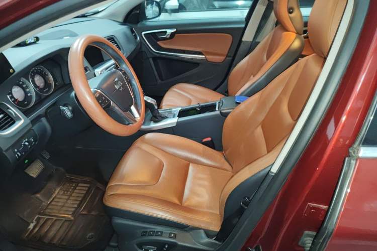 Used Volvo V60 2013 T5 Prestige Edition Left Front Seat