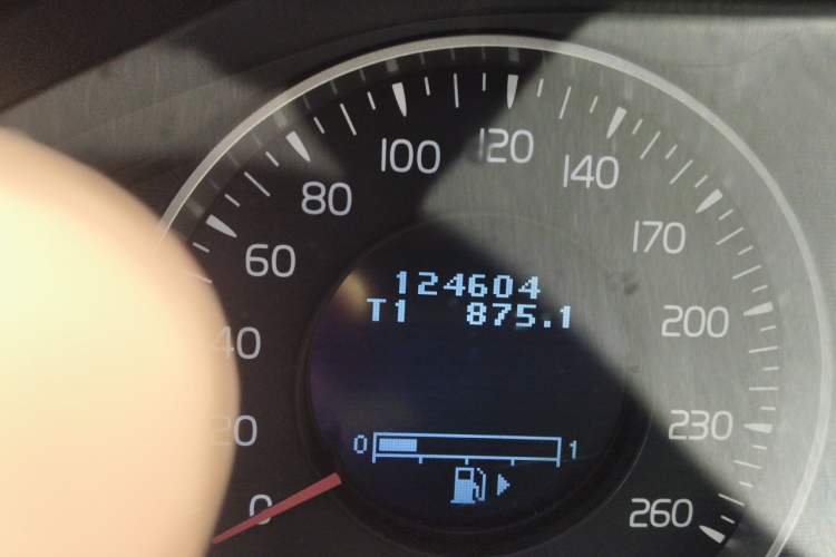 Used Volvo V60 2013 T5 Smart Edition Odometer Close Up