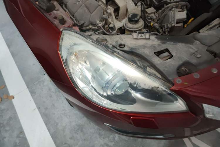 Used Volvo V60 2013 T5 Prestige Edition Right Front Headlight