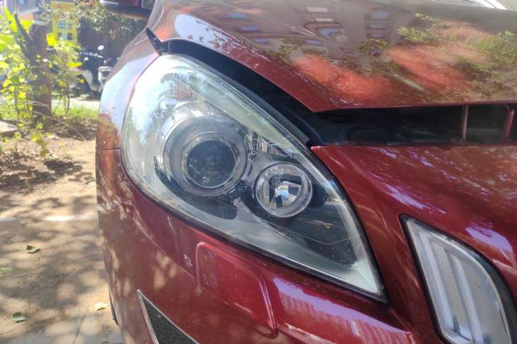 Used Volvo V60 2013 T5 Smart Edition Right Front Headlight