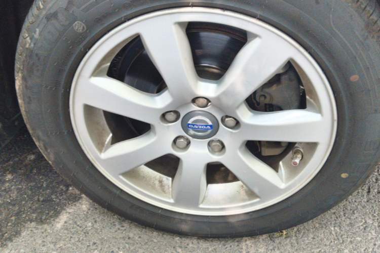 Used Volvo V60 2013 T5 Smart Edition Right Front Wheel Hub