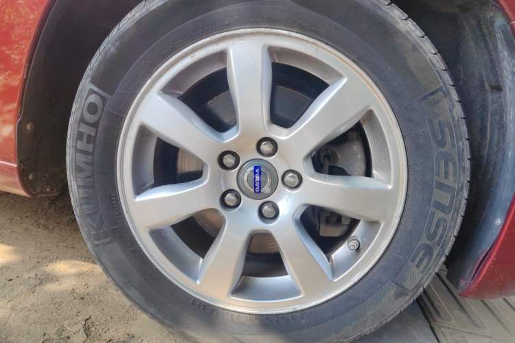 Used Volvo V60 2013 T5 Smart Edition Right Front Wheel Hub