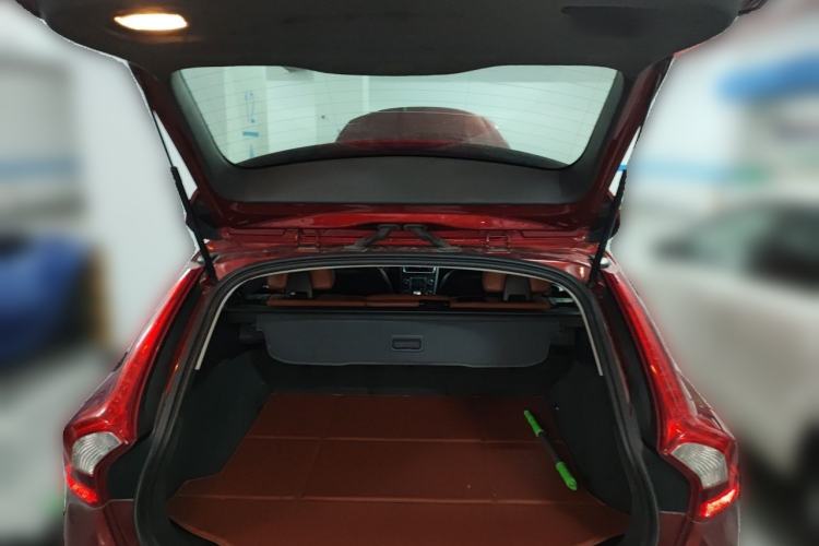 Used Volvo V60 2013 T5 Prestige Edition Trunk