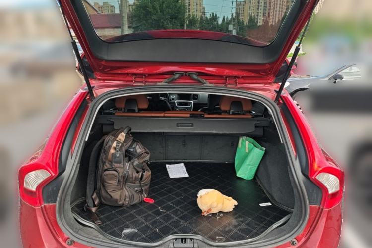 Used Volvo V60 2013 T5 Zhiya Edition Trunk