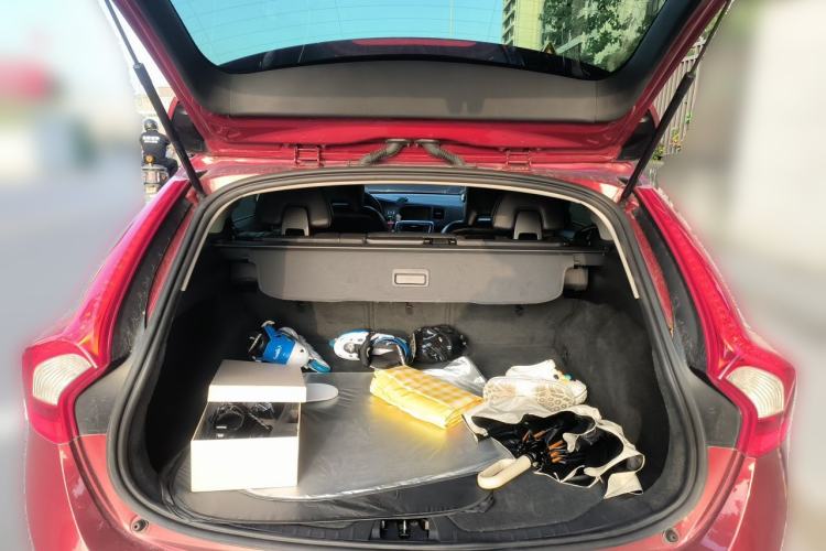 Used Volvo V60 2013 T5 Zhiya Edition Trunk