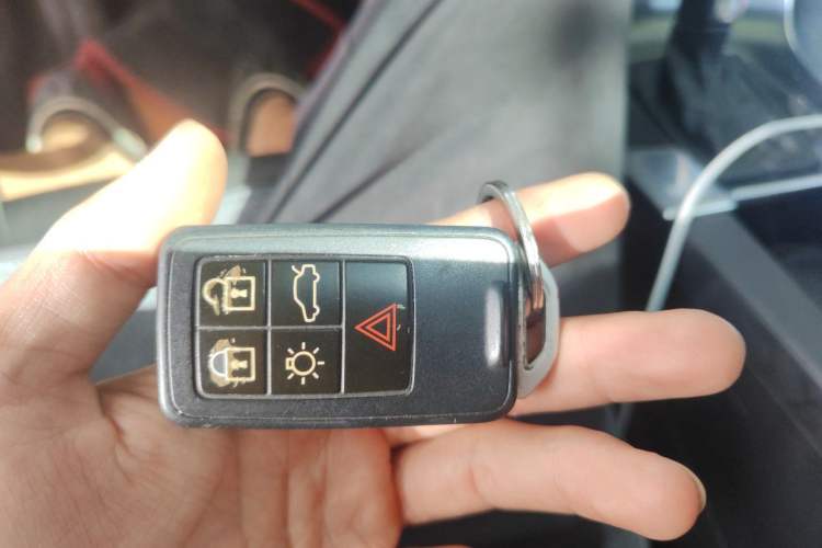 Used Volvo V60 2013 T5 Smart Edition Vehicle Key