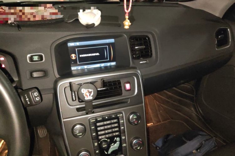 Used Volvo V60 2013 T5 Zhiya Edition Audio And AC Panel