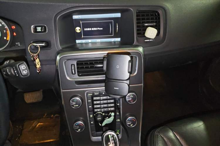 Used Volvo V60 2013 T5 Zhiya Edition Audio And AC Panel