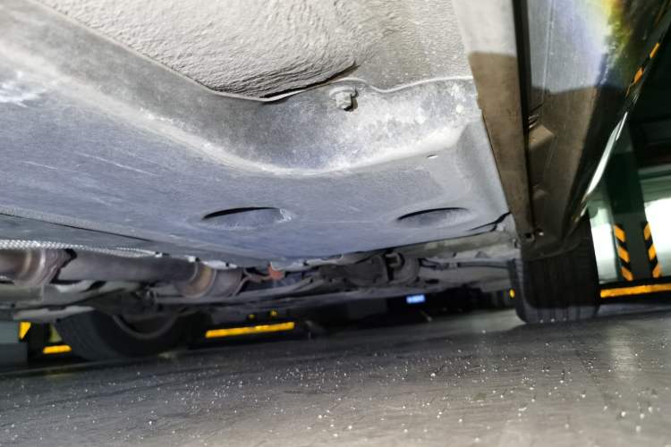 Used Volvo V60 2013 T5 Zhiya Edition Chassis Front Right