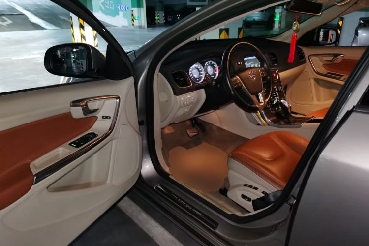Used Volvo V60 2013 T5 Zhiya Edition Driver Seat