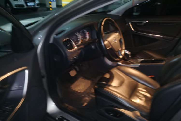 Used Volvo V60 2013 T5 Comfort Edition Driver Seat
