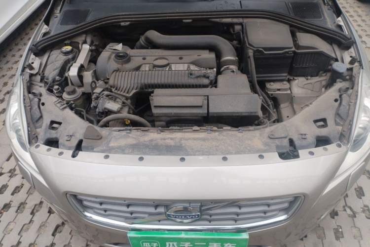 Used Volvo V60 2013 T5 Smart Edition Engine Bay