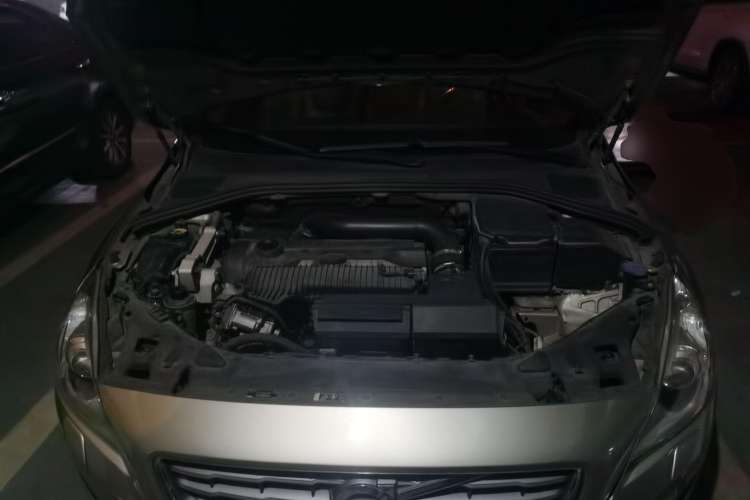 Used Volvo V60 2013 T5 Comfort Edition Engine Bay