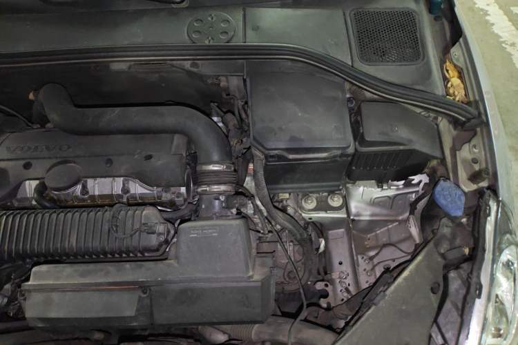 Used Volvo V60 2013 T5 Zhiya Edition Engine Bay Left