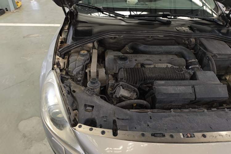 Used Volvo V60 2013 T5 Zhiya Edition Engine Bay Right
