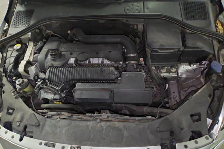 Used Volvo V60 2013 T5 Zhiya Edition Engine Bay