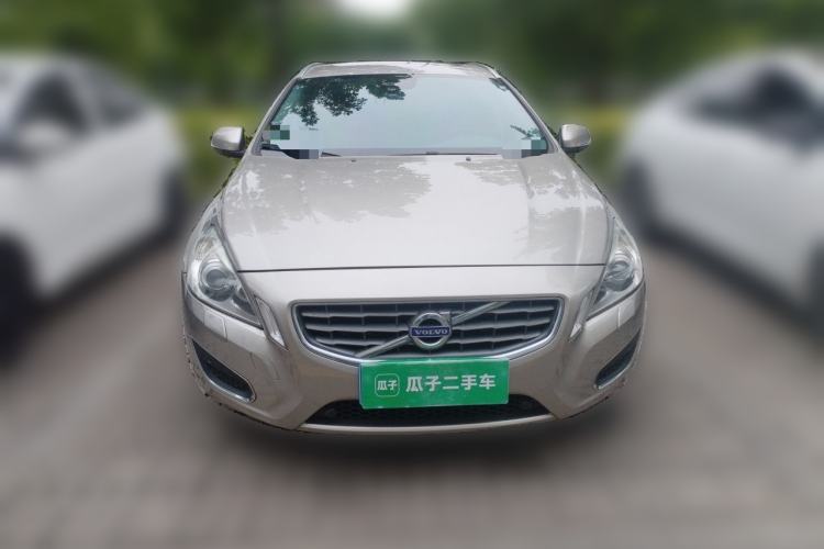 Used Volvo V60 2013 T5 Smart Edition Front
