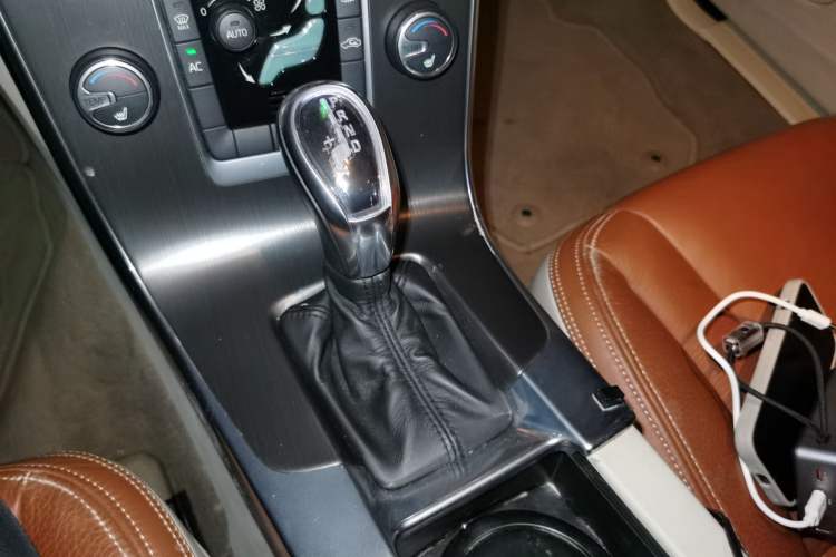 Used Volvo V60 2013 T5 Zhiya Edition Gear Lever