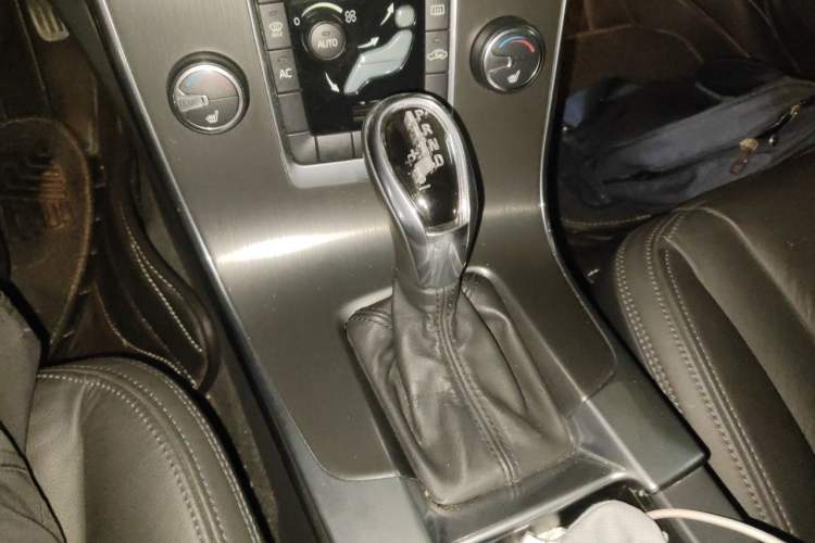 Used Volvo V60 2013 T5 Zhiya Edition Gear Lever