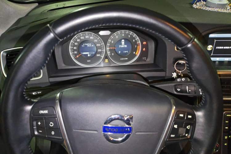 Used Volvo V60 2013 T5 Zhiya Edition Instrument Cluster