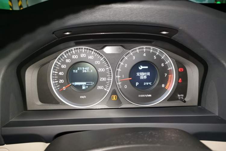 Used Volvo V60 2013 T5 Zhiya Edition Odometer Close Up