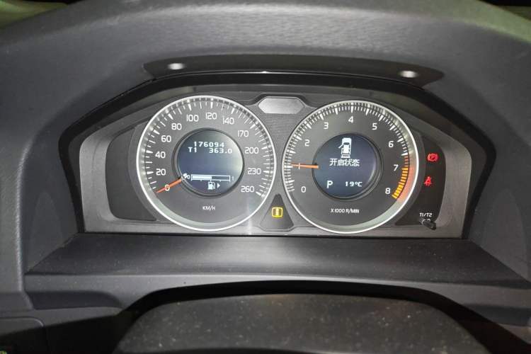 Used Volvo V60 2013 T5 Zhiya Edition Odometer Close Up