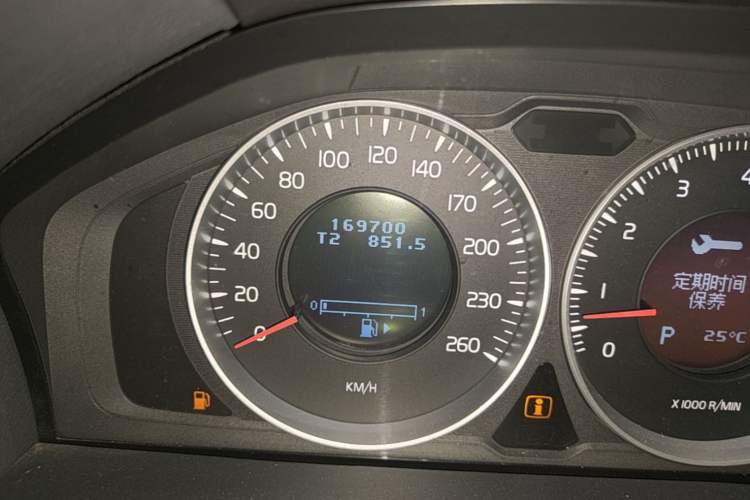 Used Volvo V60 2013 T5 Zhiya Edition Odometer Close Up
