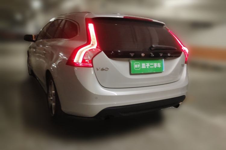 Used Volvo V60 2013 T5 Zhiya Edition Rear Left 45 Deg