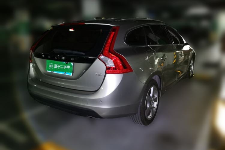 Used Volvo V60 2013 T5 Zhiya Edition Rear Right 45 Deg