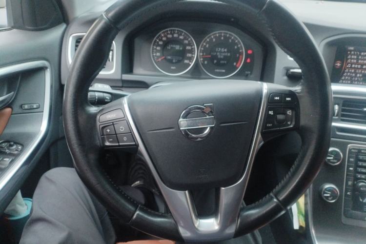 Used Volvo V60 2013 T5 Smart Edition Steering Wheel