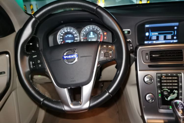 Used Volvo V60 2013 T5 Zhiya Edition Steering Wheel