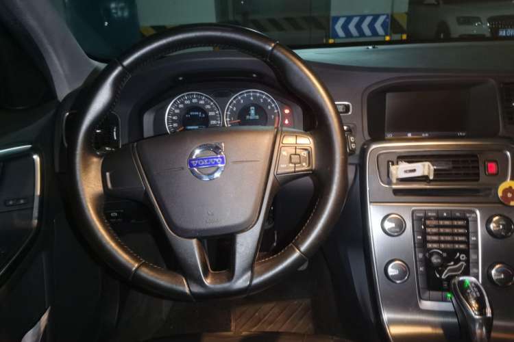 Used Volvo V60 2013 T5 Comfort Edition Steering Wheel