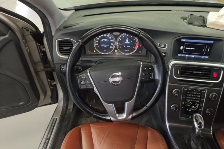 Used Volvo V60 2013 T5 Zhiya Edition Steering Wheel