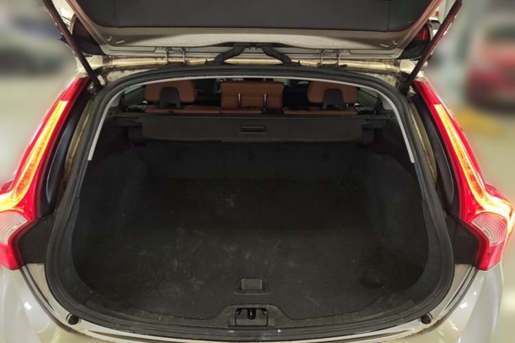 Used Volvo V60 2013 T5 Zhiya Edition Trunk