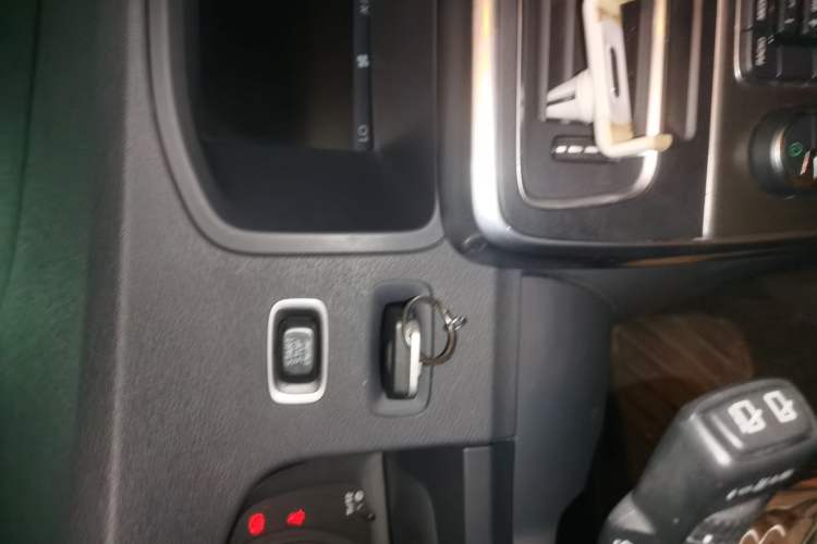 Used Volvo V60 2013 T5 Comfort Edition Vehicle Key