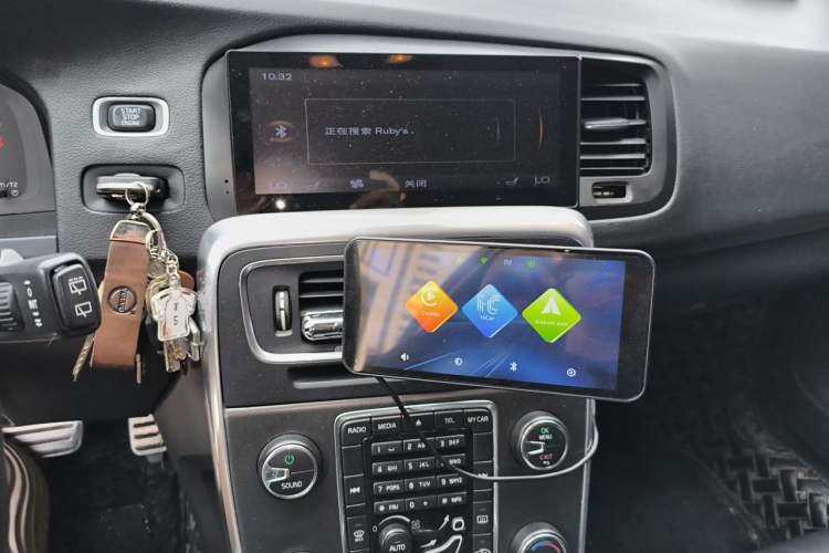 Used Volvo V60 2013 T5 Zhiya Edition Audio And AC Panel