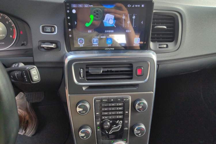 Used Volvo V60 2013 T5 Zhiya Edition Audio And AC Panel