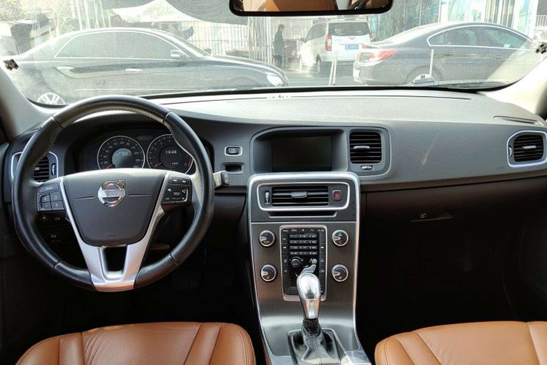 Used Volvo V60 2013 T5 Zhiya Edition Center Console
