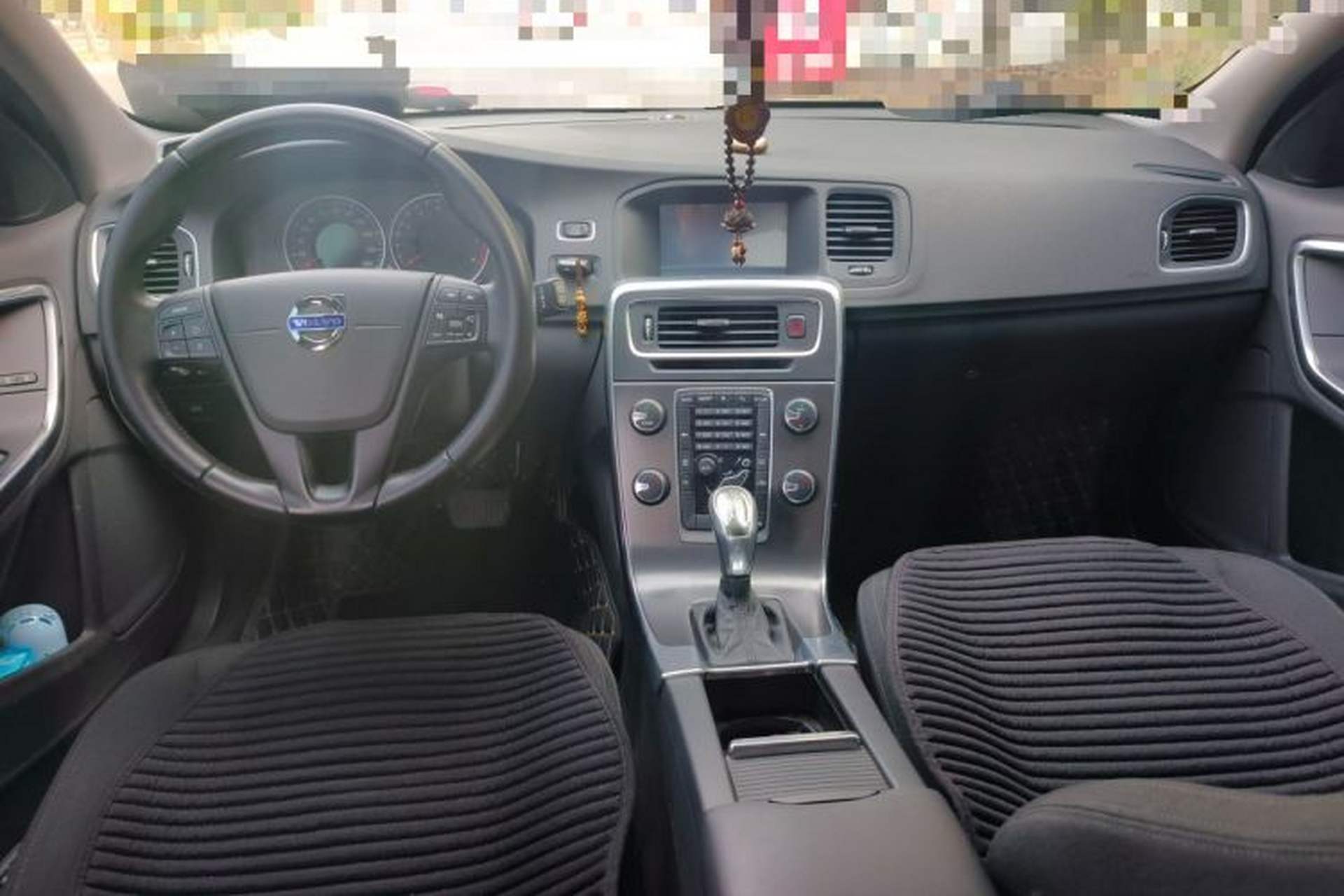 Used Volvo V60 2013 T5 Smart Edition Center Console