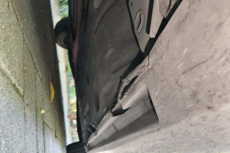 Used Volvo V60 2013 T5 Zhiya Edition Chassis Front Left