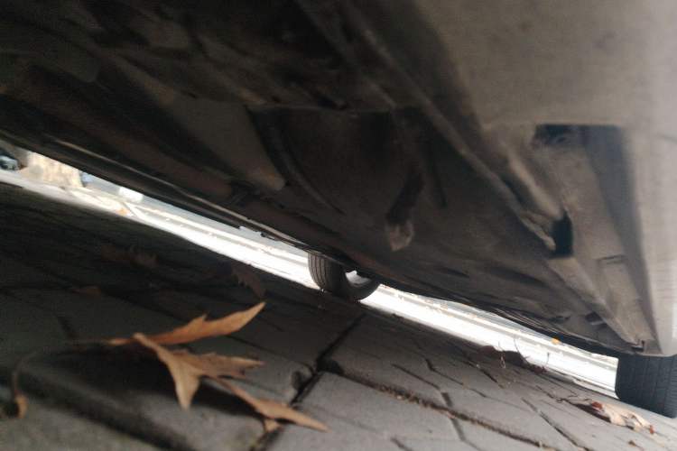 Used Volvo V60 2013 T5 Comfort Edition Chassis Front Left