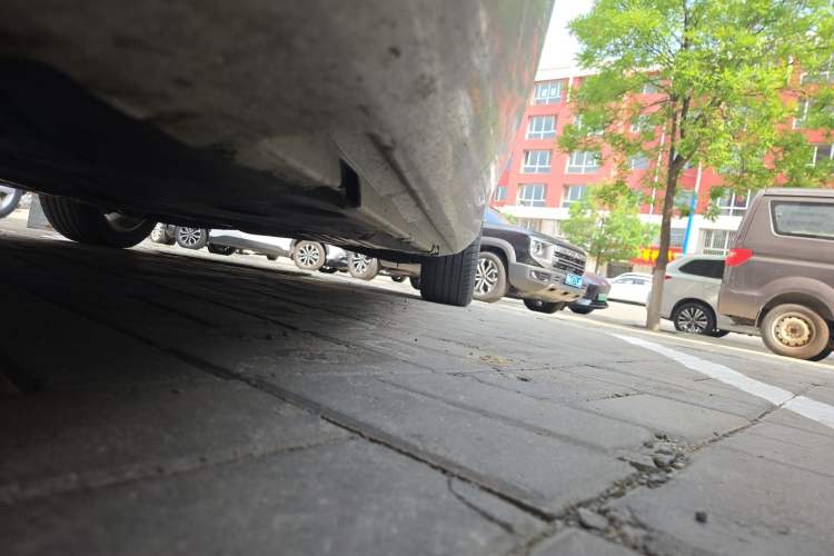 Used Volvo V60 2013 T5 Zhiya Edition Chassis Front Left