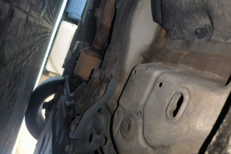 Used Volvo V60 2013 T5 Zhiya Edition Chassis Front Right