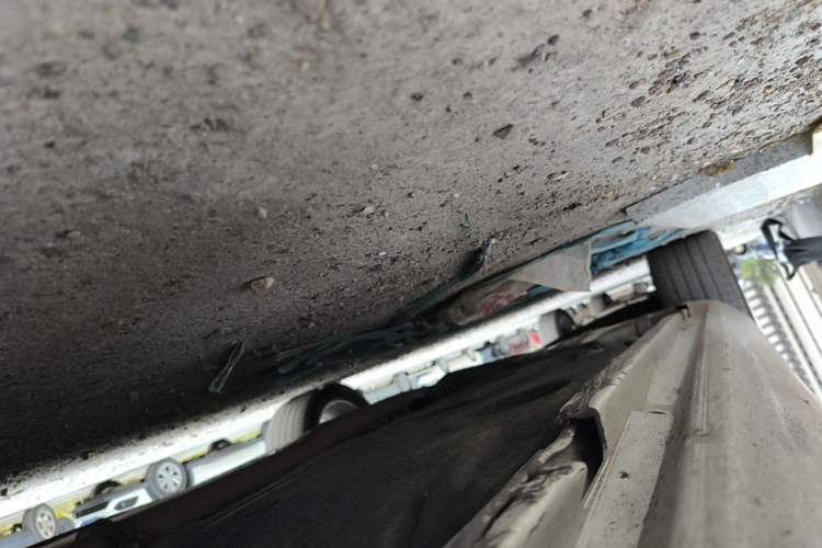 Used Volvo V60 2013 T5 Zhiya Edition Chassis Front Right