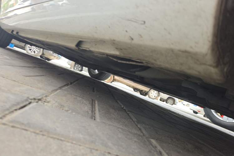 Used Volvo V60 2013 T5 Zhiya Edition Chassis Front Right